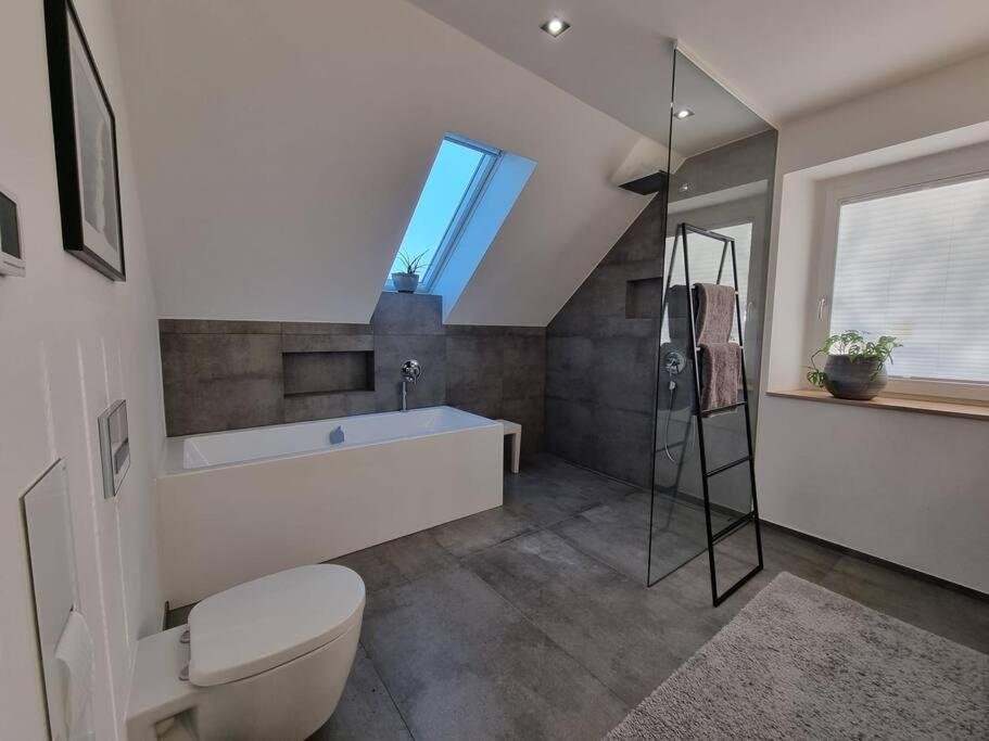 Historische Mit Garten, Luxus Apartament Meerbusch