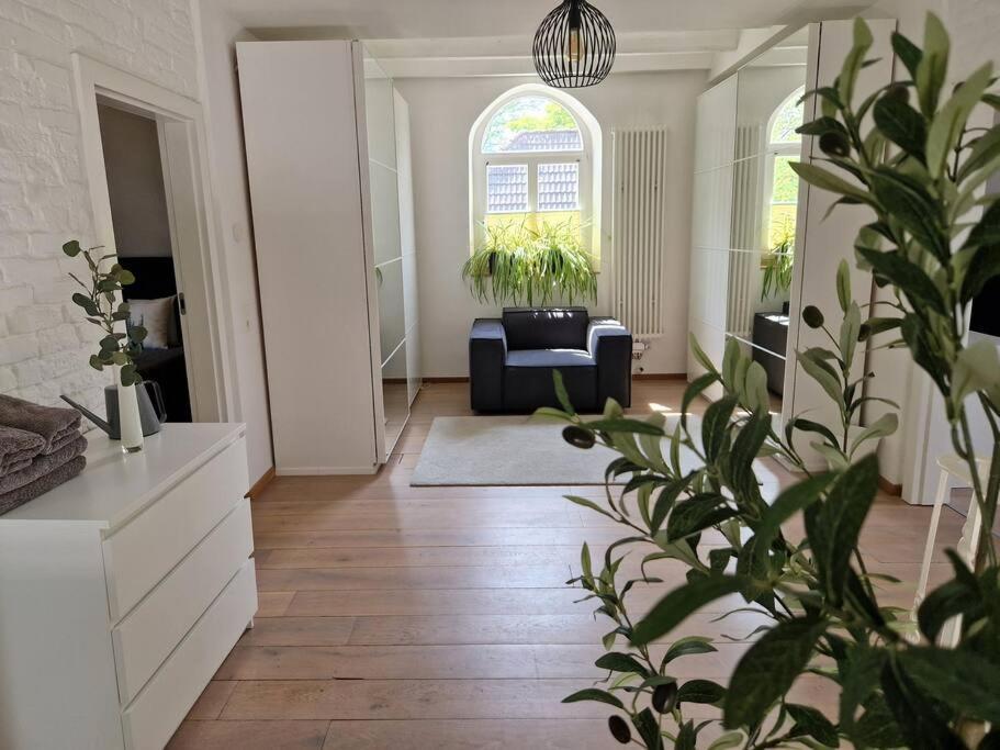 Apartment Historische Mit Garten, Luxus Meerbusch