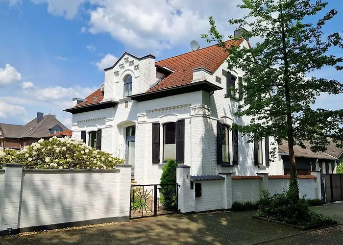 Historische Villa Mit Garten, Luxus